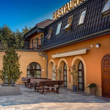 Lawendowy Ogrod Hotel Brzeg Buitenkant foto