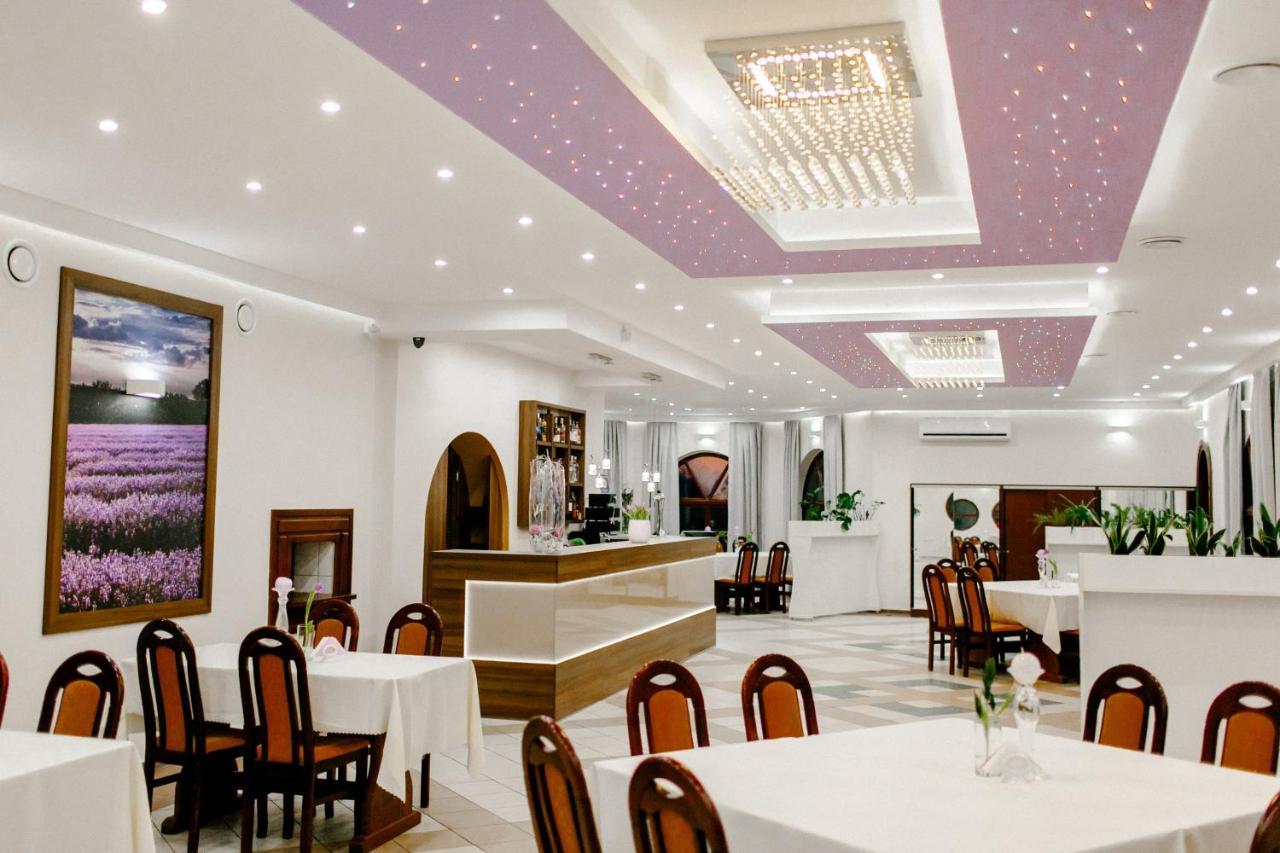 Lawendowy Ogrod Hotel Brzeg Buitenkant foto