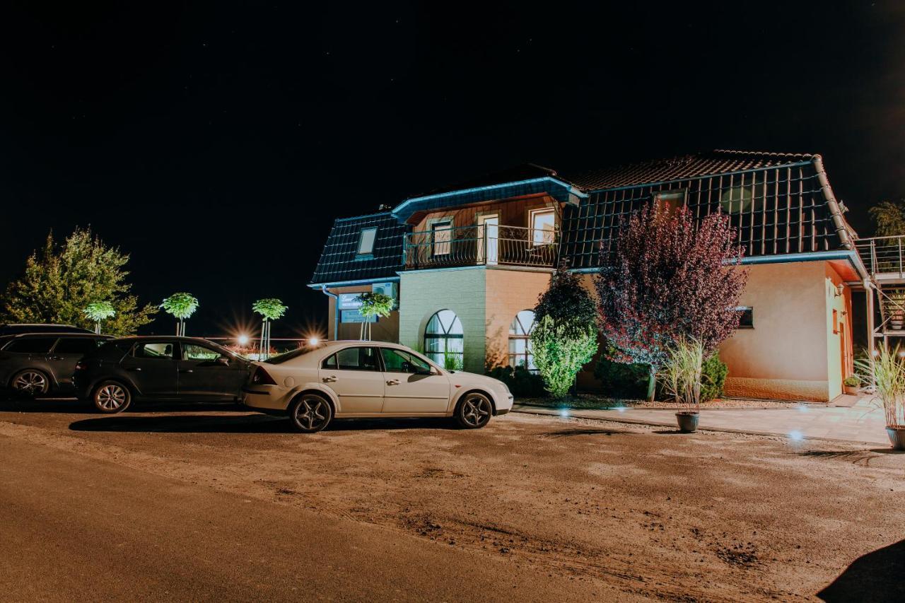 Lawendowy Ogrod Hotel Brzeg Buitenkant foto